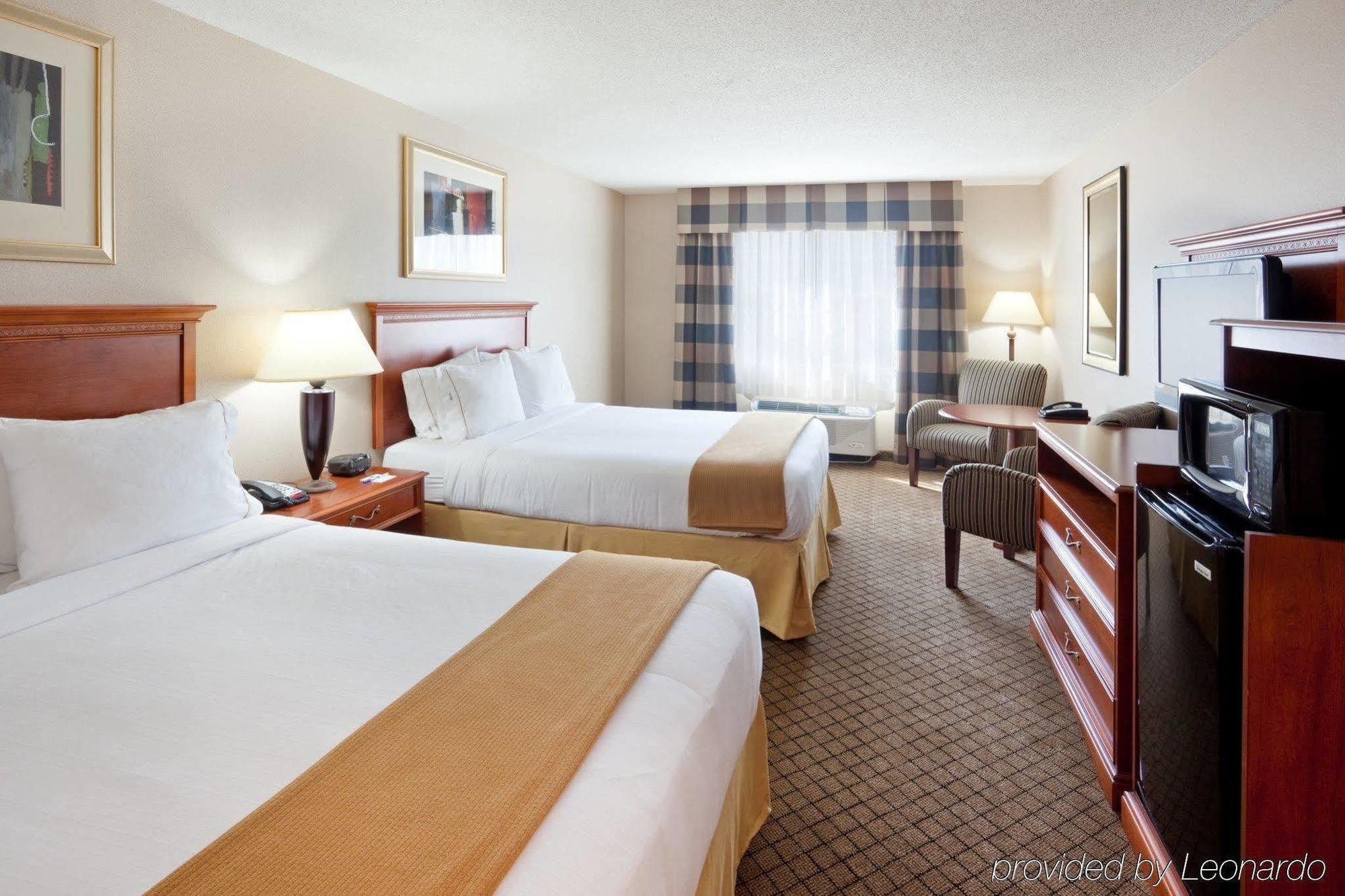 Holiday Inn Express & Suites Tilton By Ihg Buitenkant foto